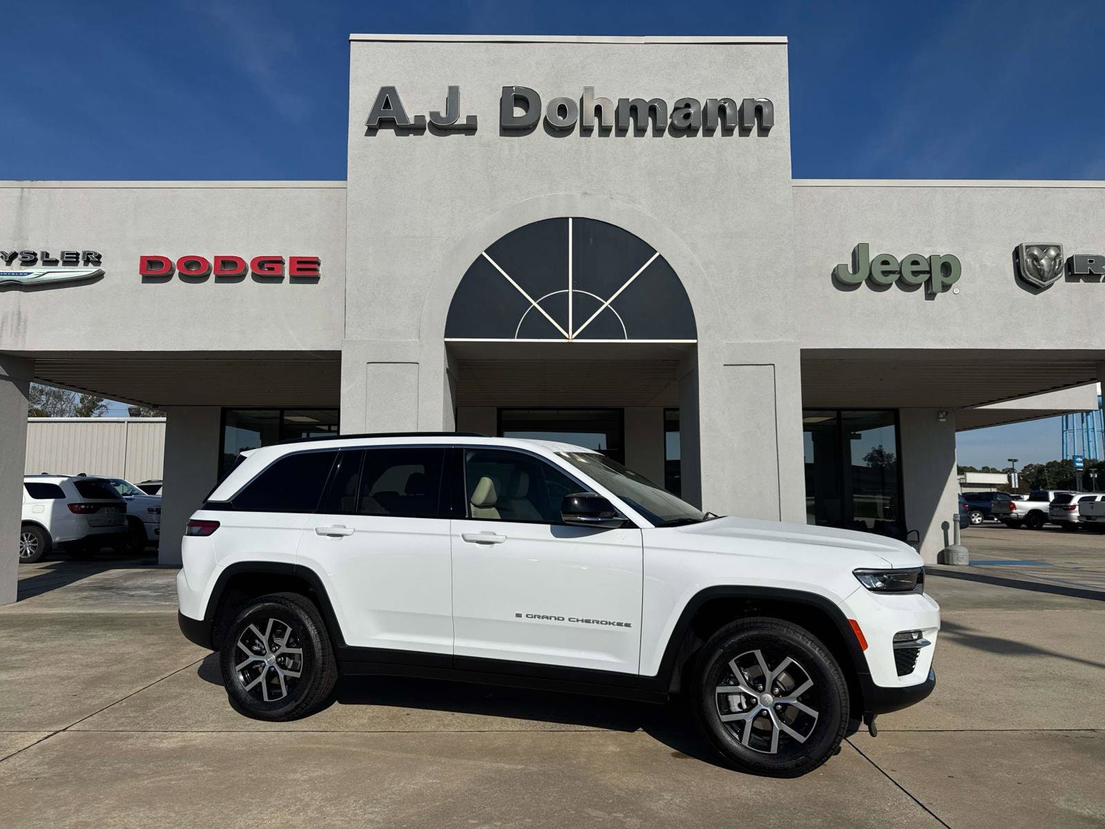 2025 Jeep Grand Cherokee Limited's photo