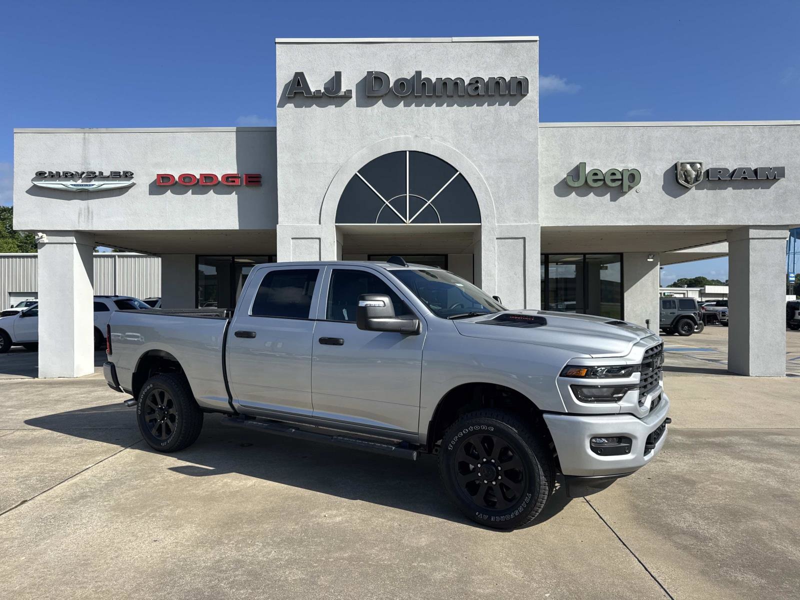 2026 RAM 2500 Tradesman/Black Express 4X4 Crew Cab SWB's photo