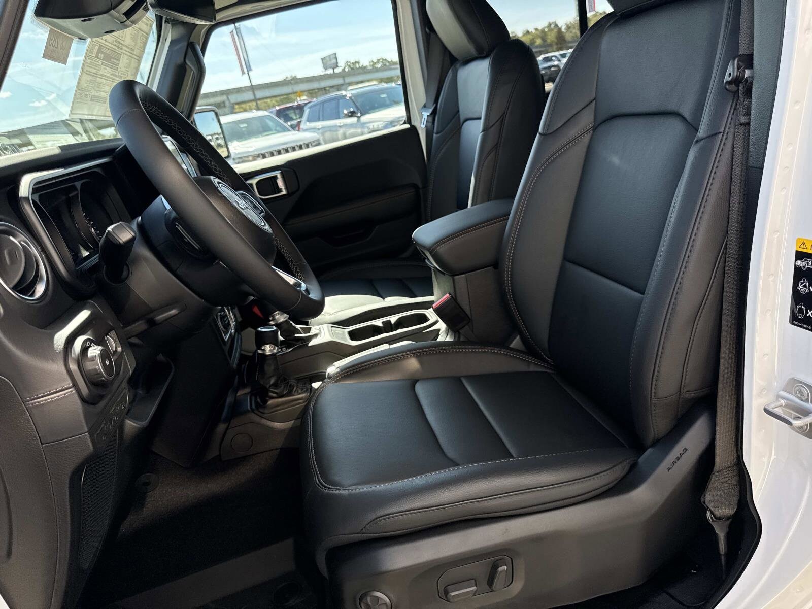 2026 Jeep Wrangler 4-Door Sahara - Photo 8
