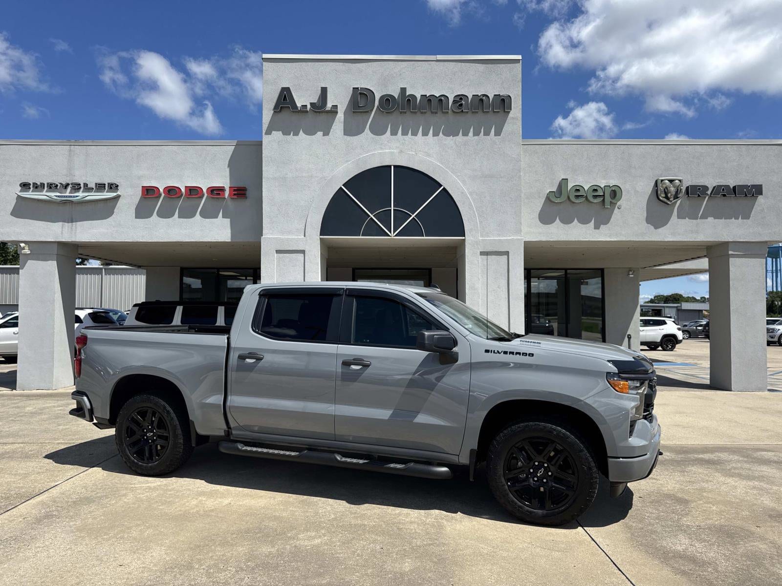 2024 Chevrolet Silverado 1500 Custom Crew Cab Short Box's photo