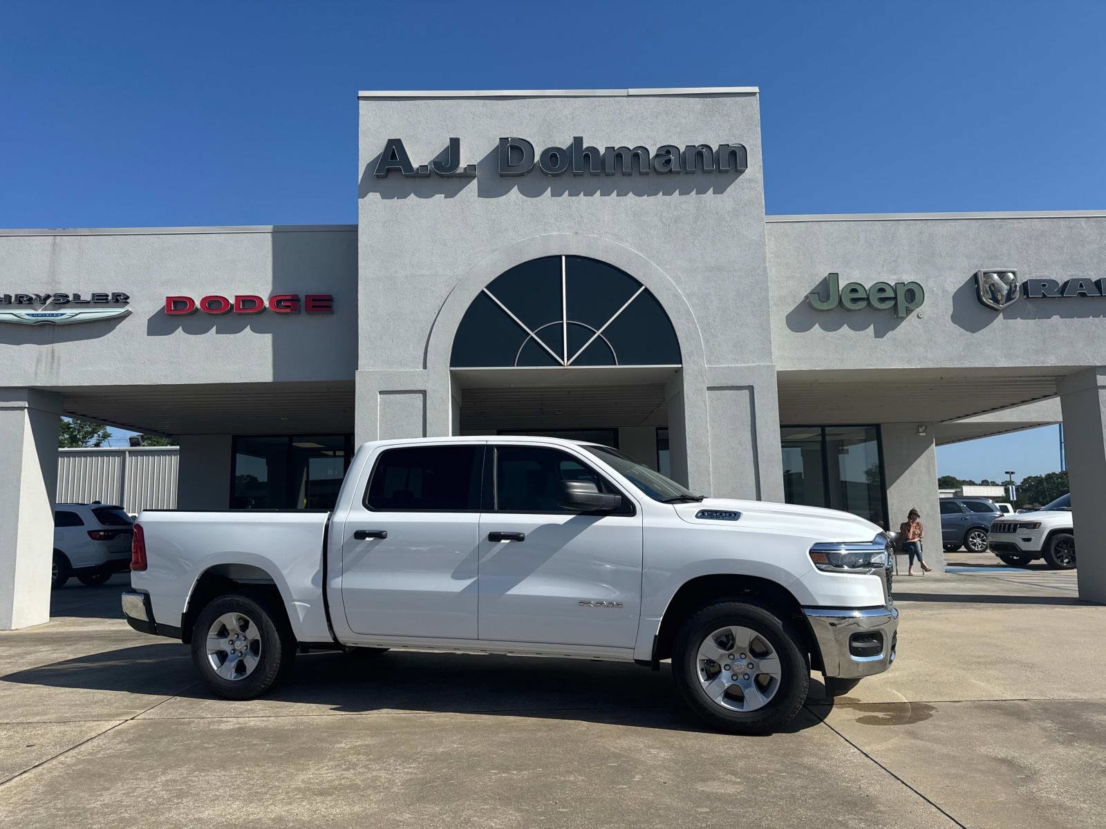 2025 Ram 1500 TRADESMAN CREW CAB 4X2 5'7 BOX