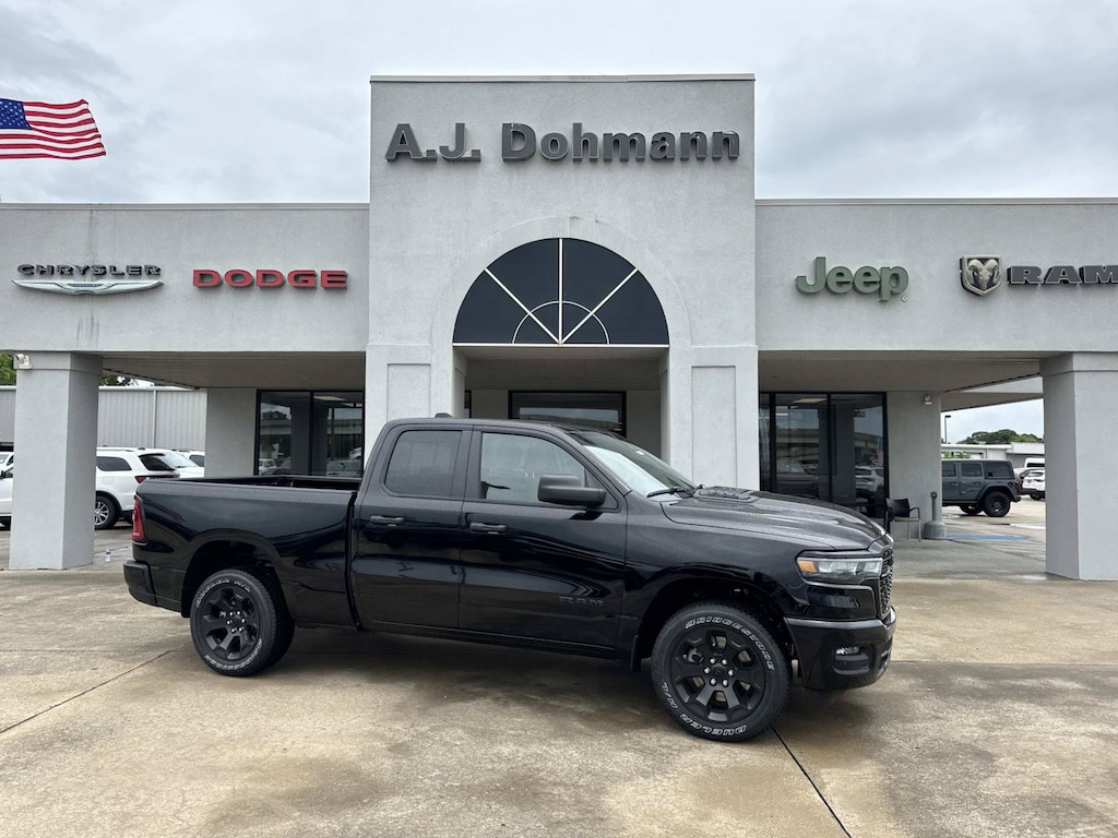 New 2026 Ram 1500 EXPRESS QUAD CAB 4X4 6'4 BOX Pickup