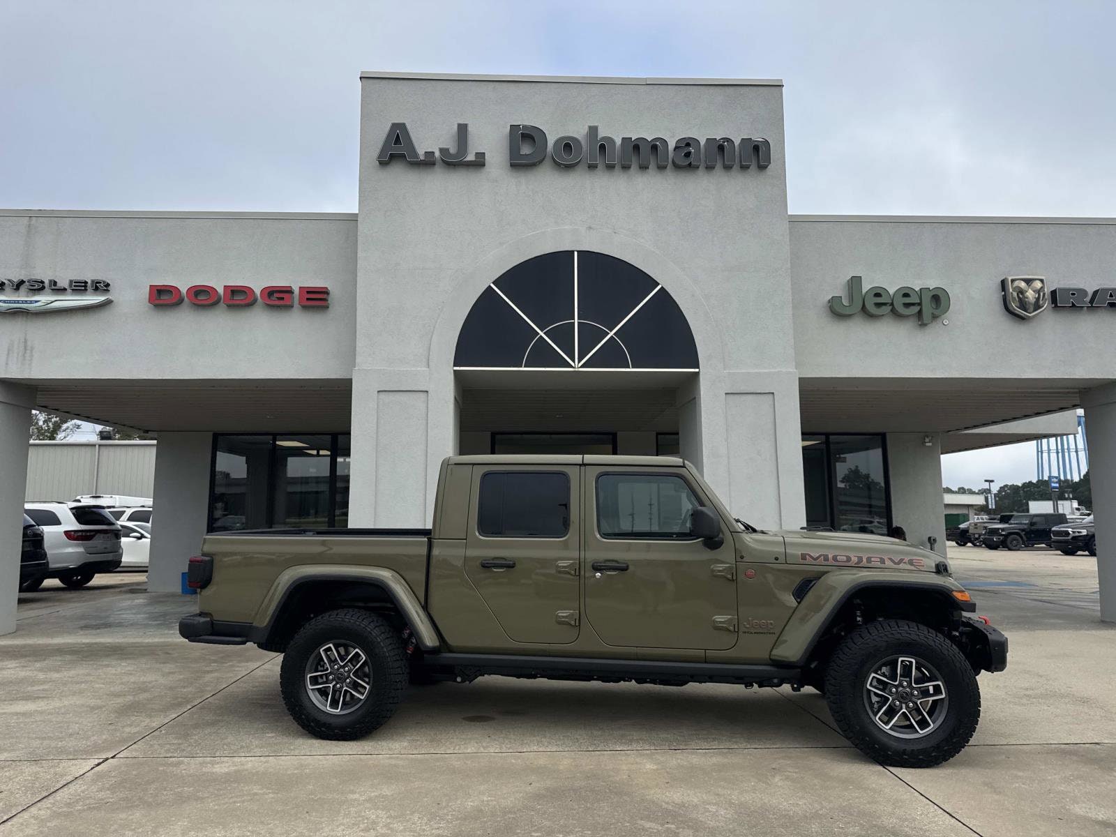 2025 Jeep Gladiator Pickup 