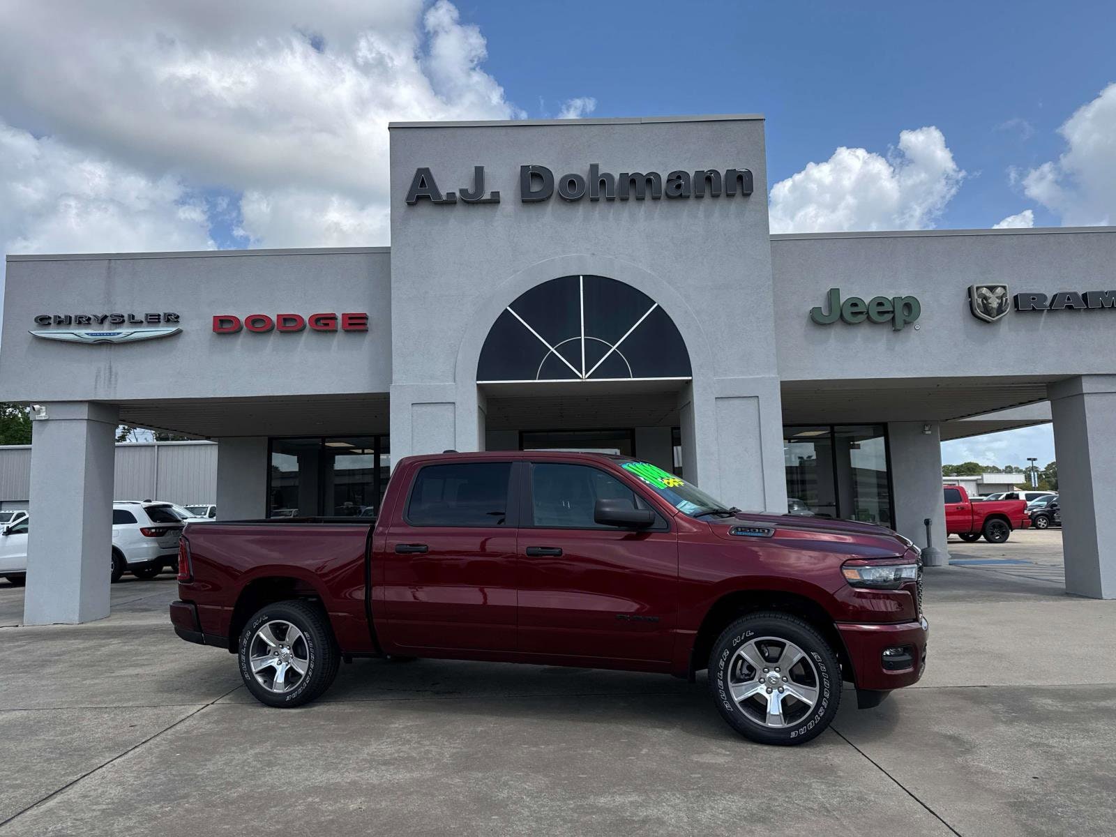 2025 Ram 1500 TRADESMAN CREW CAB 4X4 5'7 BOX