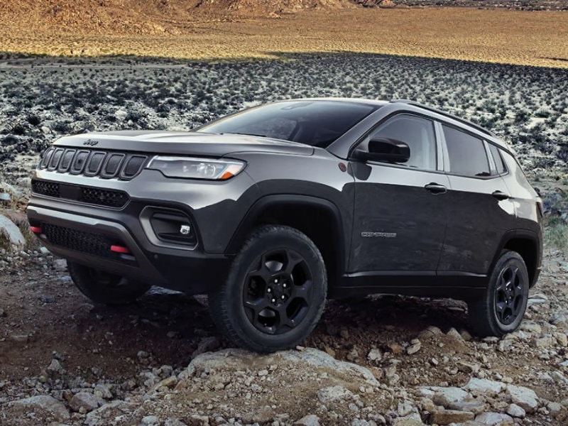 Tackling city streets and off-road trails with the 2023 Jeep Compass near Franklin LA