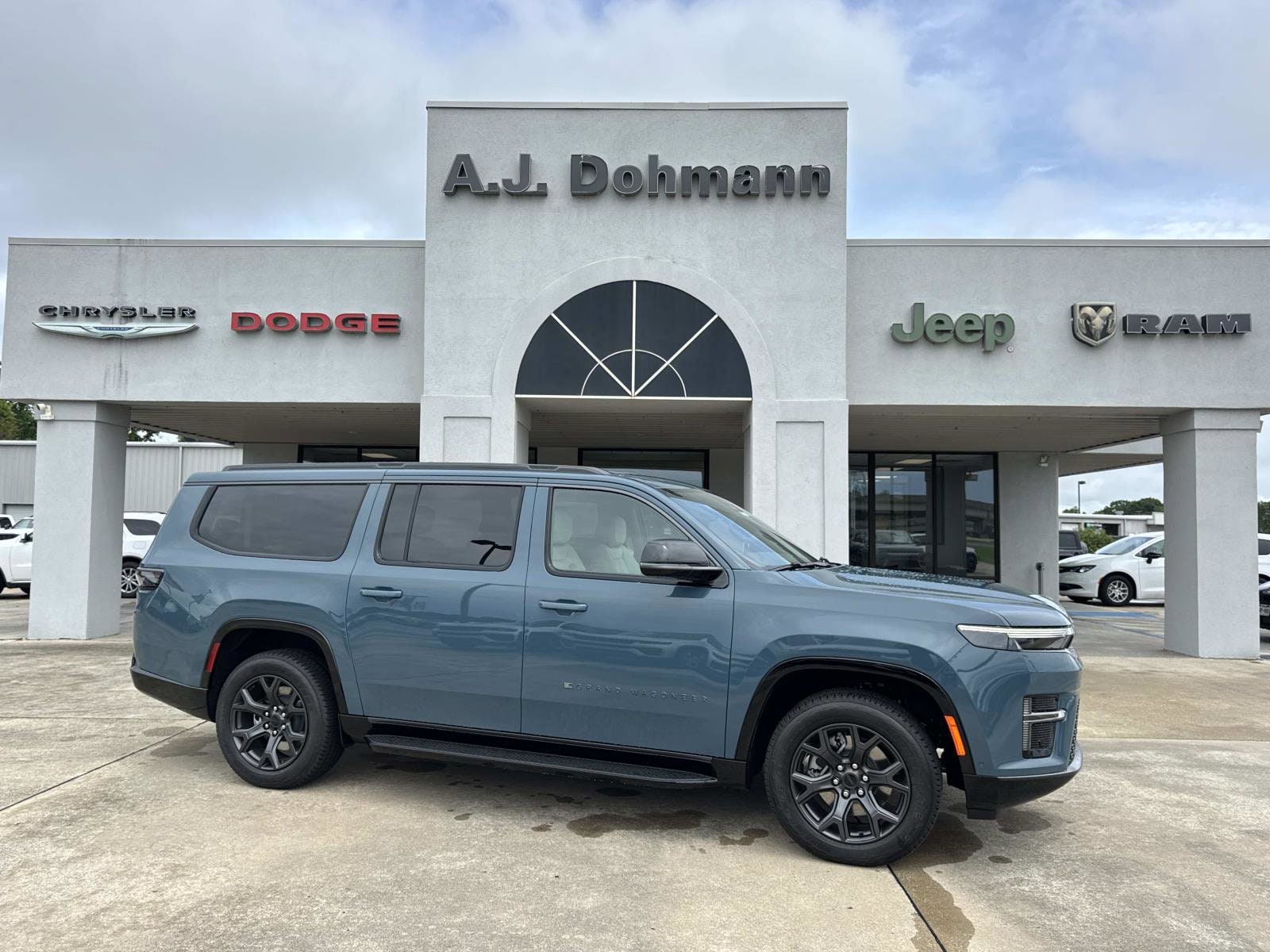 2026 Jeep Grand Wagoneer Sport Utility 