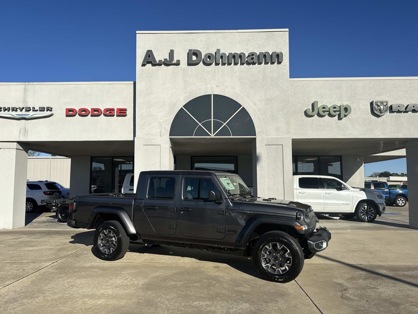2026 Jeep Gladiator Pickup 