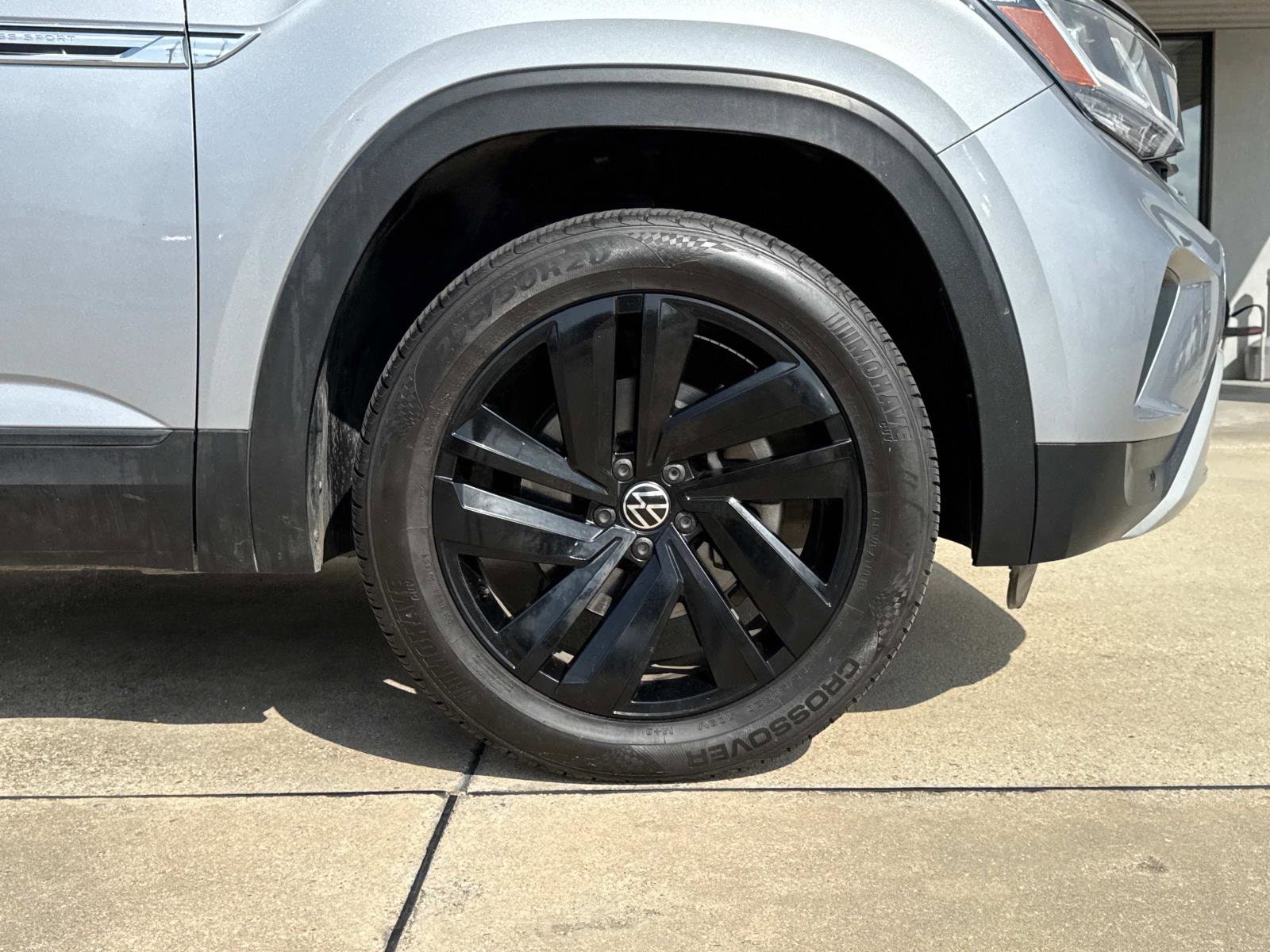 Used 2023 Volkswagen Atlas Cross Sport SE w/Tech with VIN 1V2JC2CA2PC220405 for sale in Berwick, LA