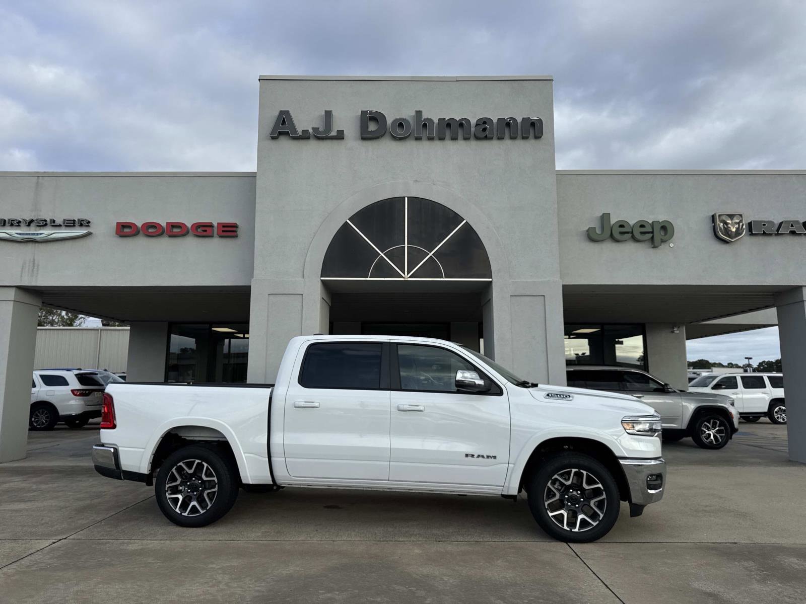 2026 RAM Ram 1500 Pickup Laramie's photo