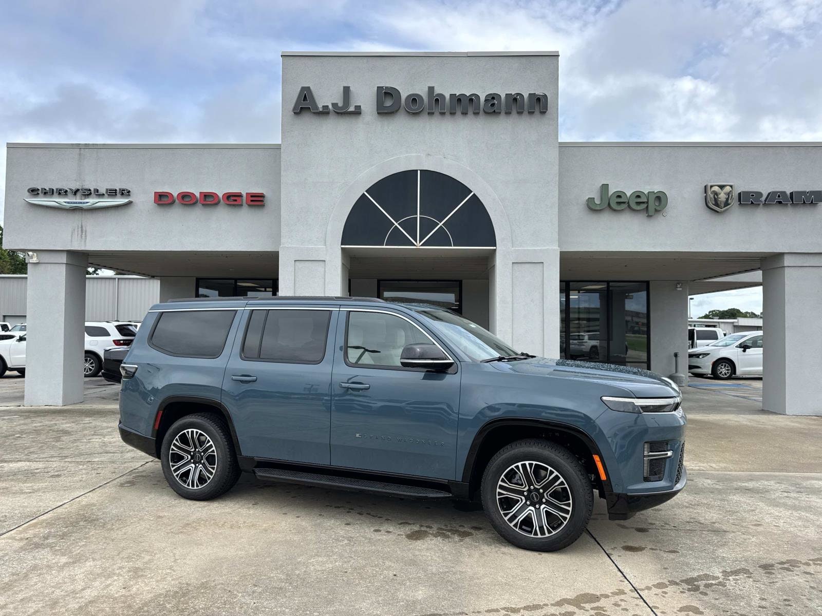 2026 Jeep Grand Wagoneer Sport Utility 