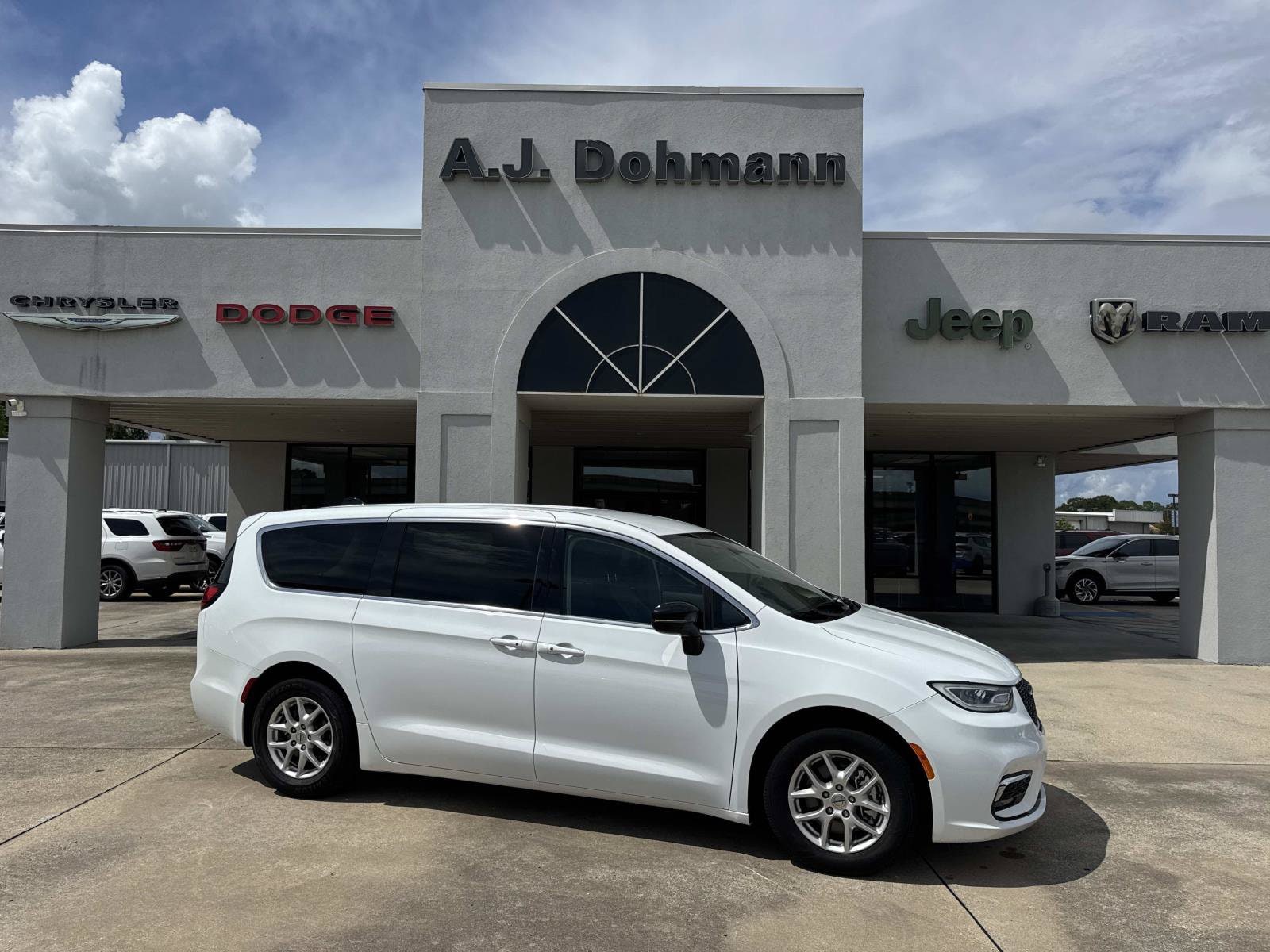 2024 Chrysler Pacifica Touring L
