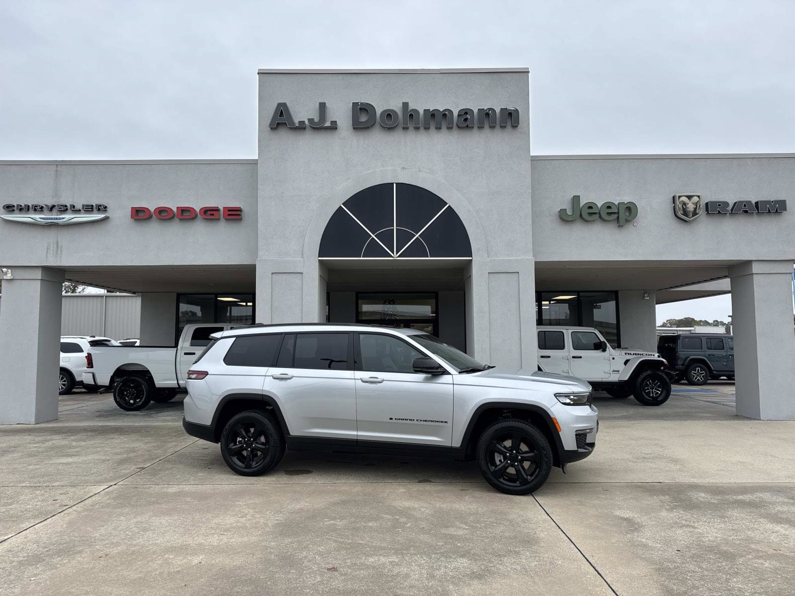 2025 Jeep Grand Cherokee L Limited's photo