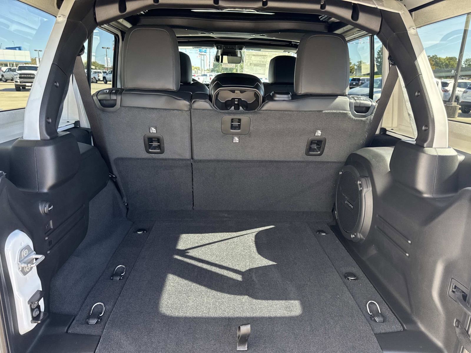 2026 Jeep Wrangler 4-Door Sahara - Photo 6