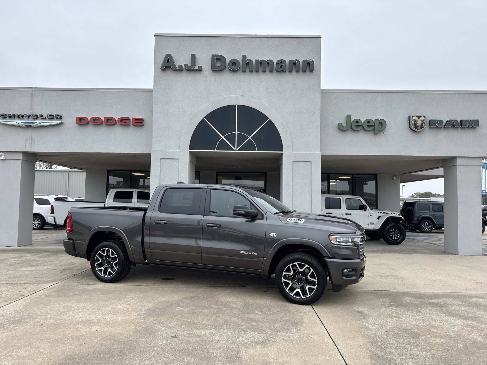 2026 RAM Ram 1500 Pickup Laramie's photo