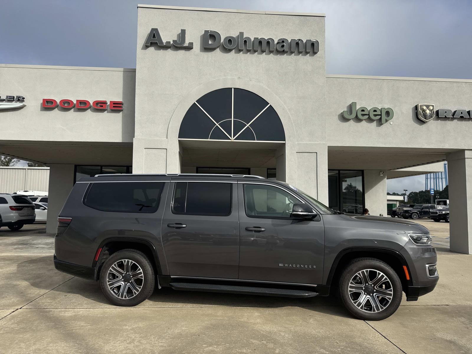 2024 Jeep Wagoneer L SUV 