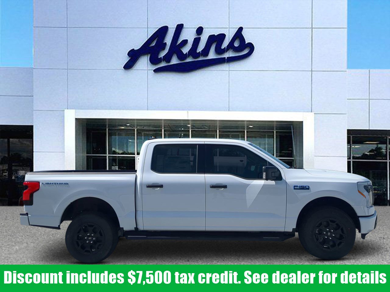 2025 Ford F-150 Lightning XLT's photo