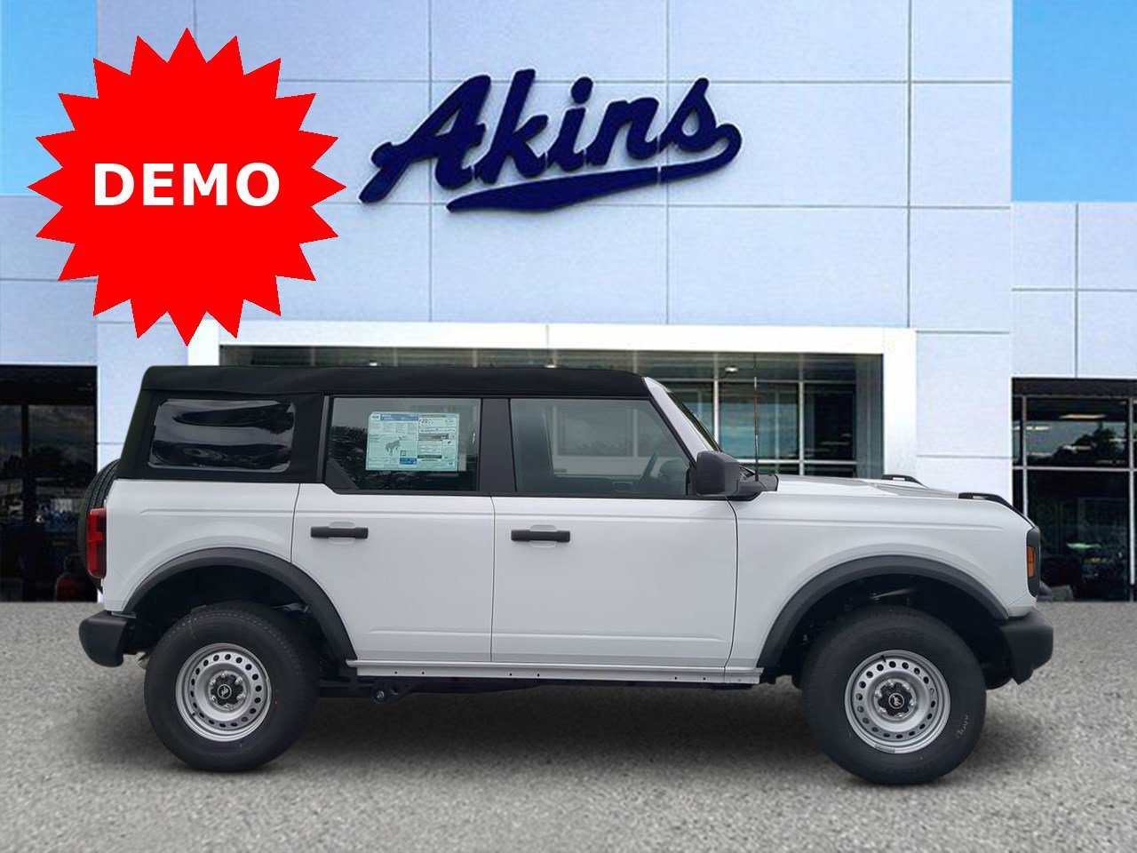 2025 Ford Bronco 4-Door Base's photo