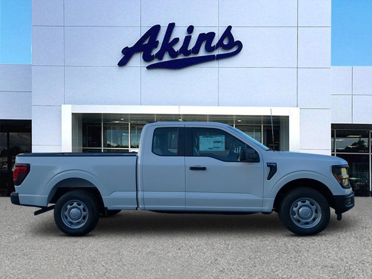 2025 Ford F-150 XL's photo
