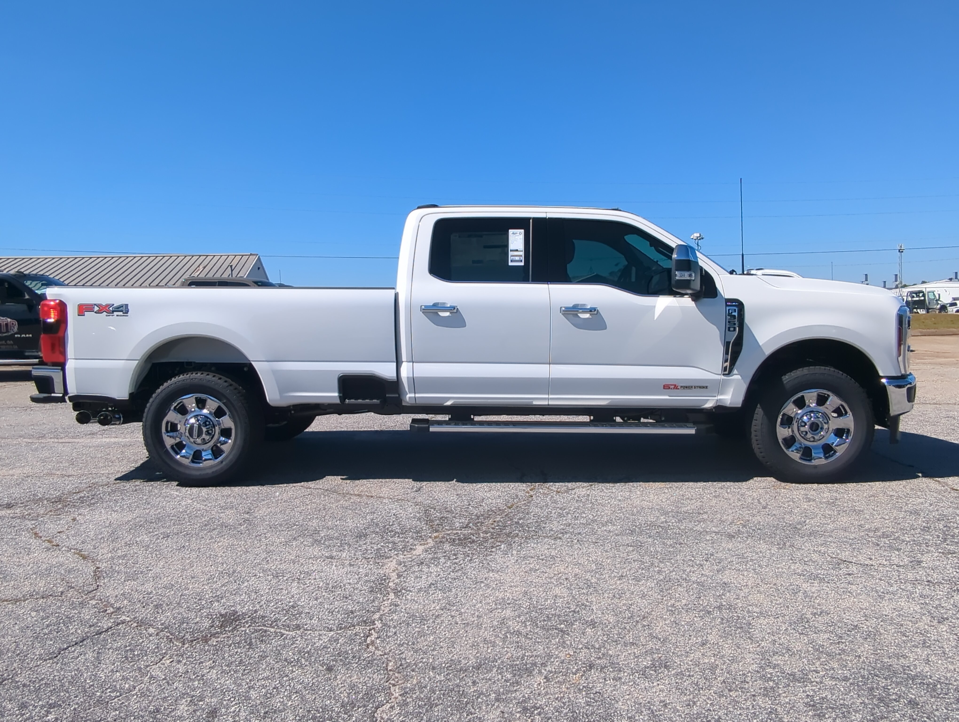 New 2027 Ford Super Duty F-350 SRW LARIAT TRUCK