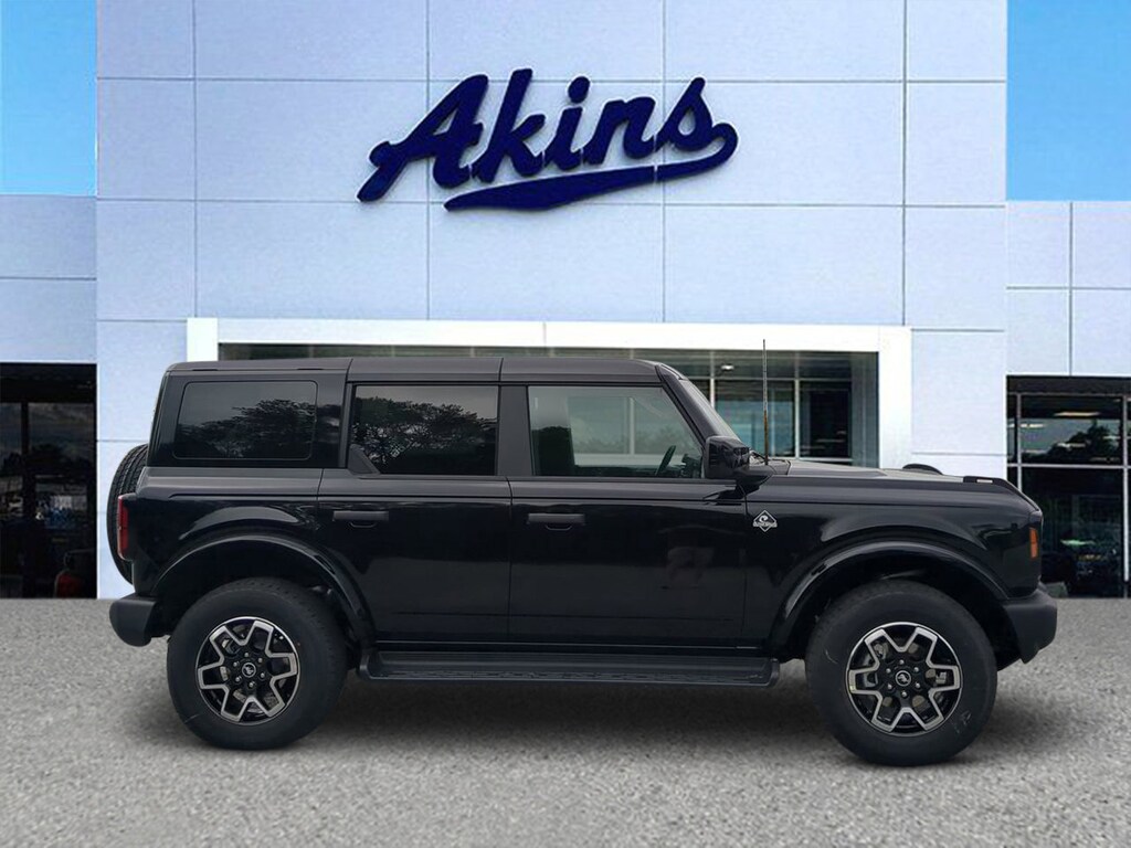 New 2026 Ford Bronco Outer Banks SUV