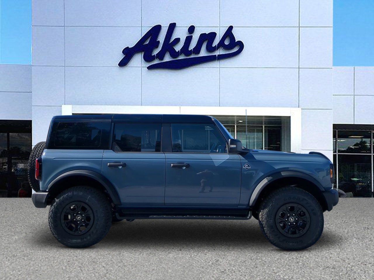 2025 Ford Bronco 4-Door Outer Banks's photo