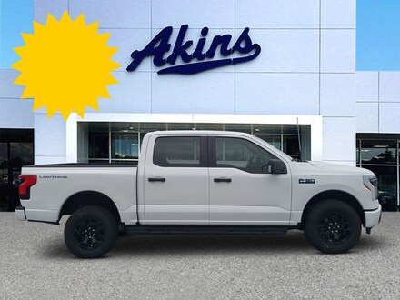 2025 Ford F-150 Lightning XLT TRUCK
