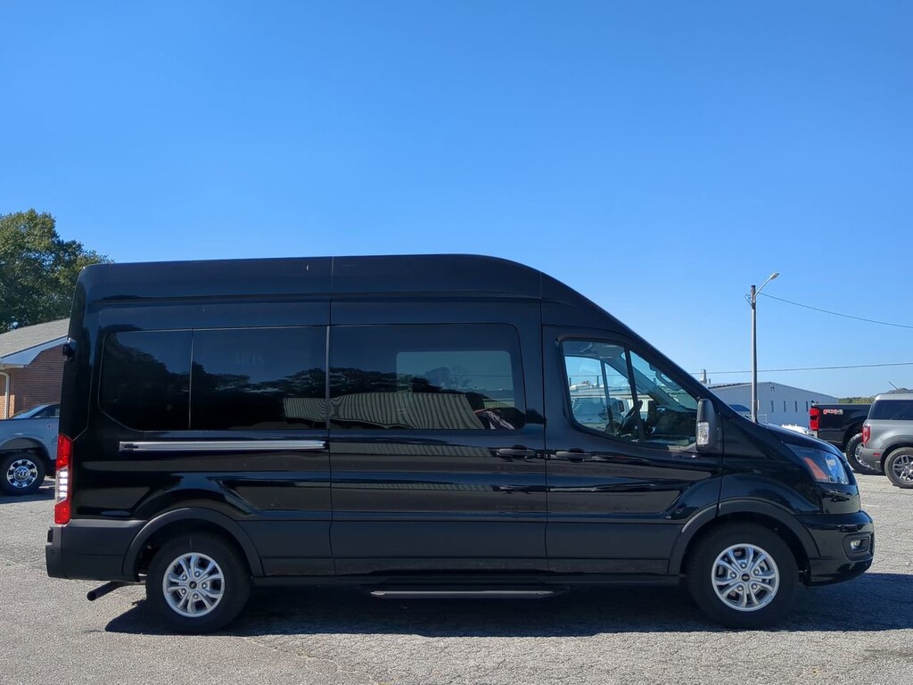 New 2024 Ford Transit 15 Passenger Wagon XLT VAN