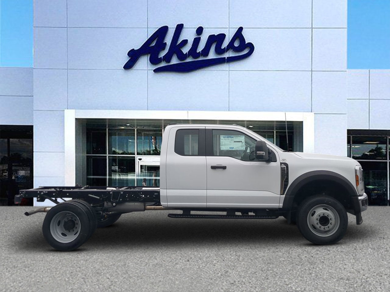 2026 Ford F-450 XL SuperCab 168-In DRW's photo
