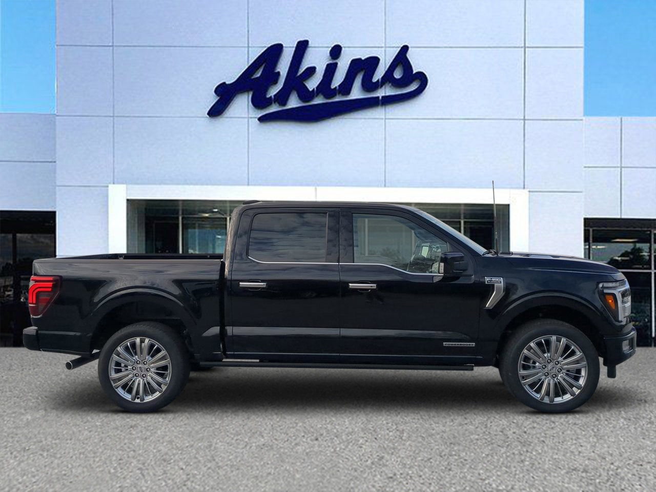 2025 Ford F-150 Platinum's photo