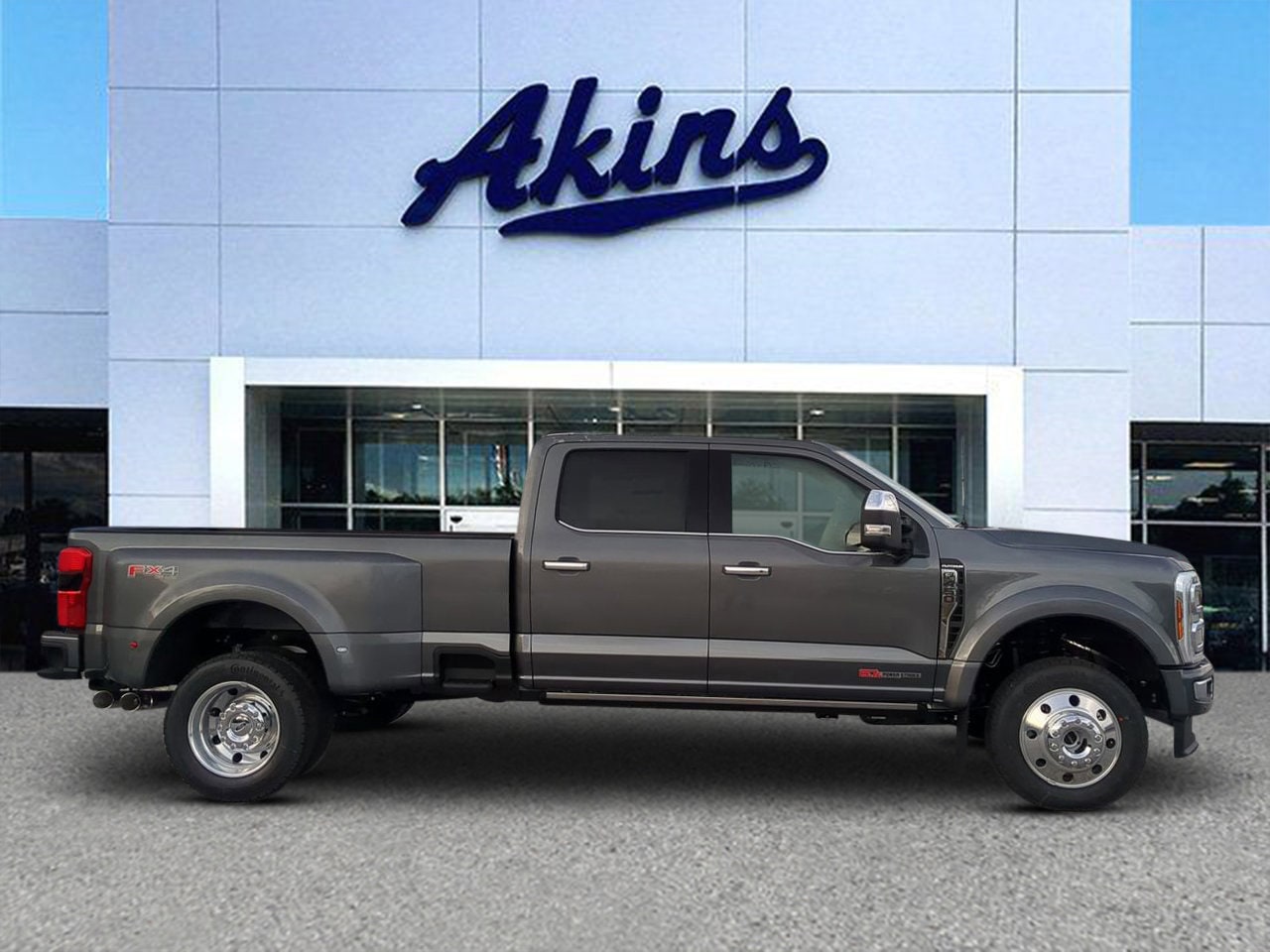 2026 Ford F-450 Super Duty Platinum's photo