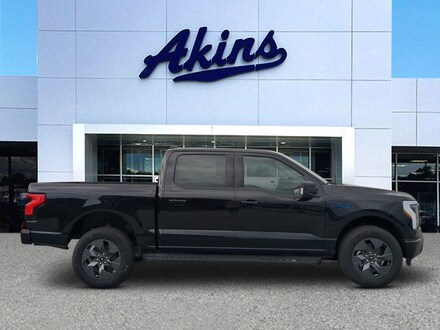 2025 Ford F-150 Lightning Flash TRUCK