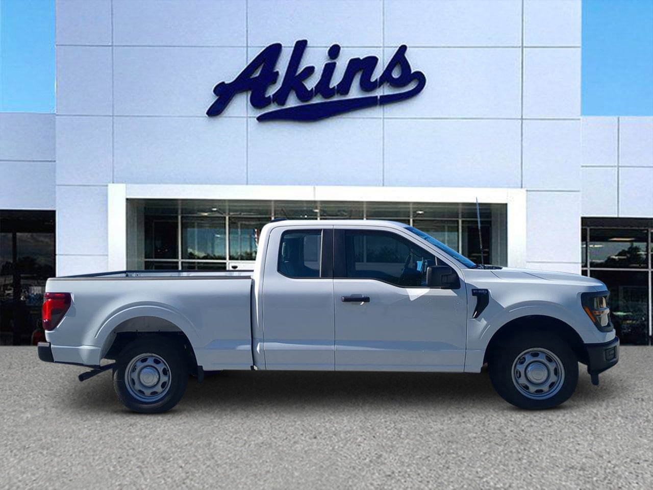 2025 Ford F-150 XL's photo