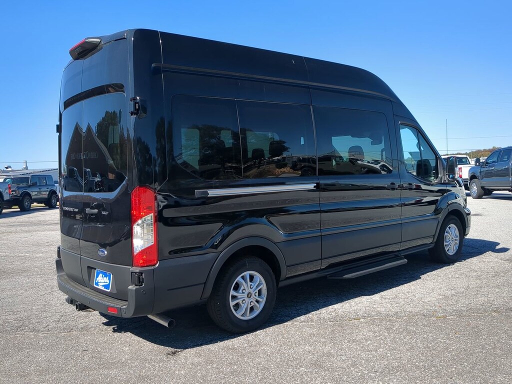 New 2024 Ford Transit 15 Passenger Wagon XLT VAN