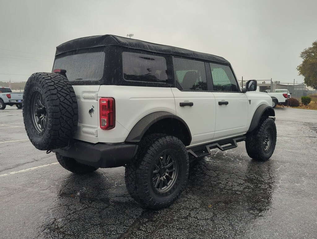 New 2025 Ford Bronco Base SUV