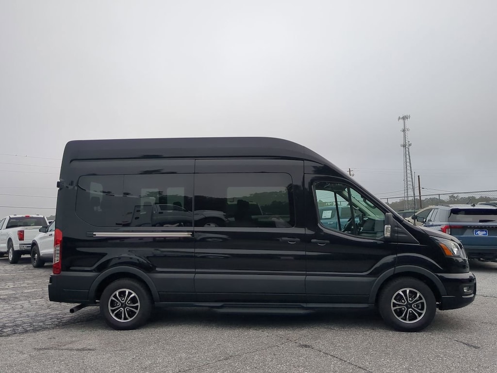 New 2024 Ford Transit 15 Passenger Wagon XLT VAN