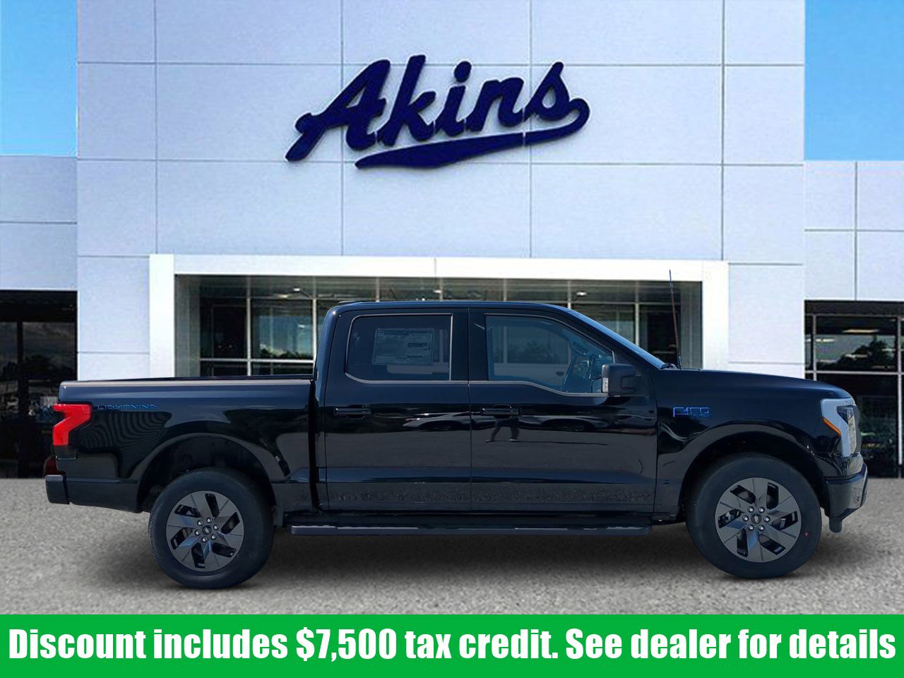 2025 Ford F-150 Lightning Flash's photo