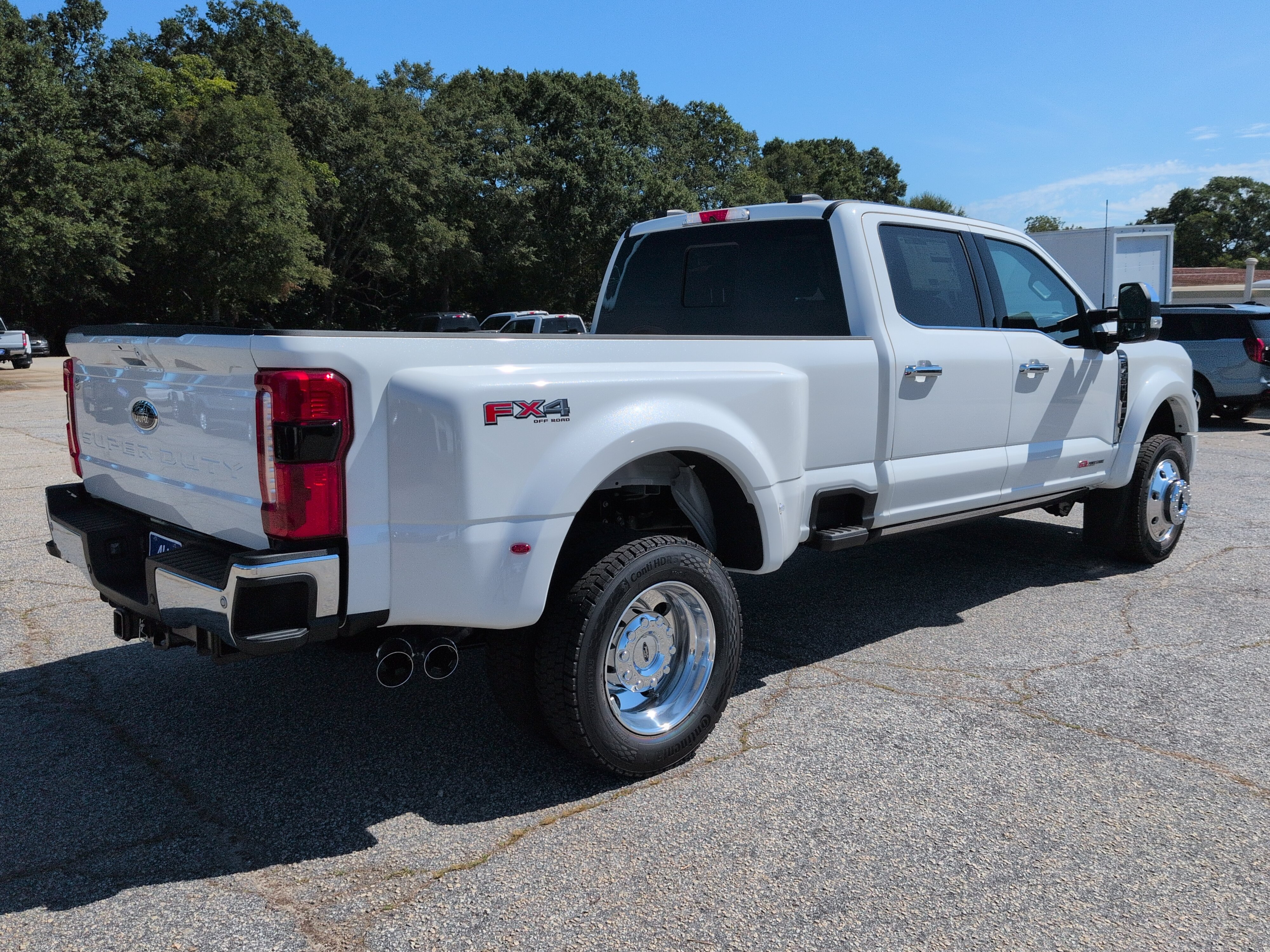 New 2026 Ford Super Duty F-450 DRW LARIAT TRUCK