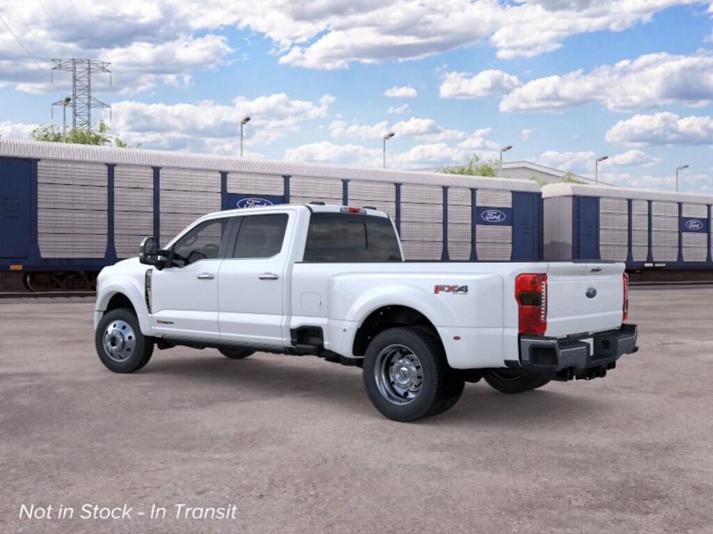 New 2026 Ford Super Duty F-450 DRW Lariat