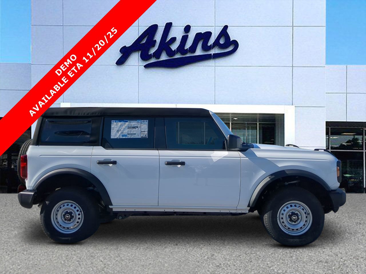 2025 Ford Bronco 4-Door Base's photo