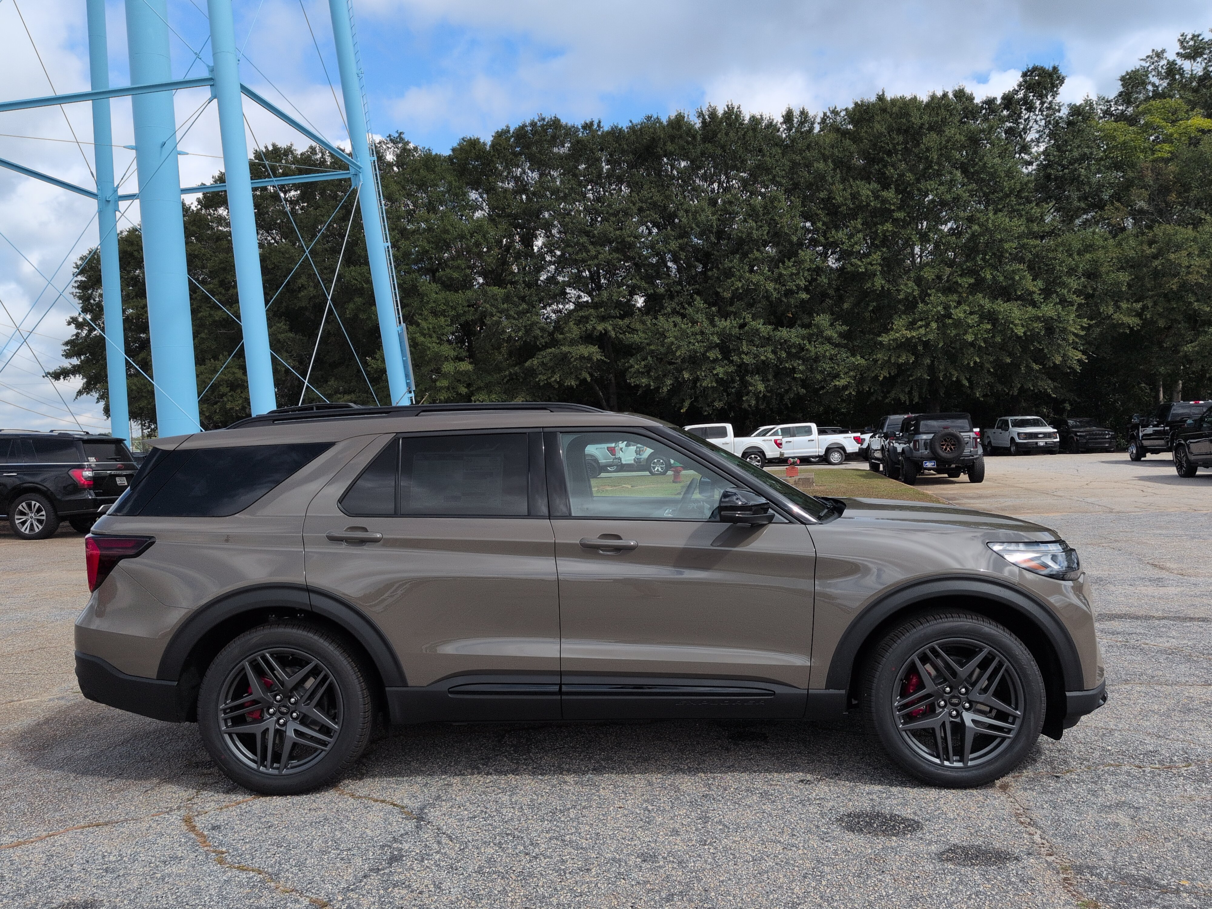 New 2027 Ford Explorer ST SUV