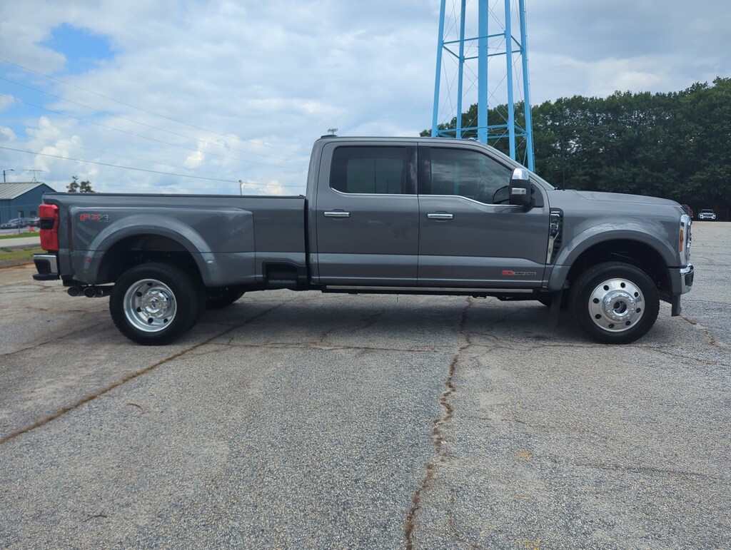 Certified 2025 Ford Superduty Incomplete Lariat DRW CREW CAB LONG BED TRUCK