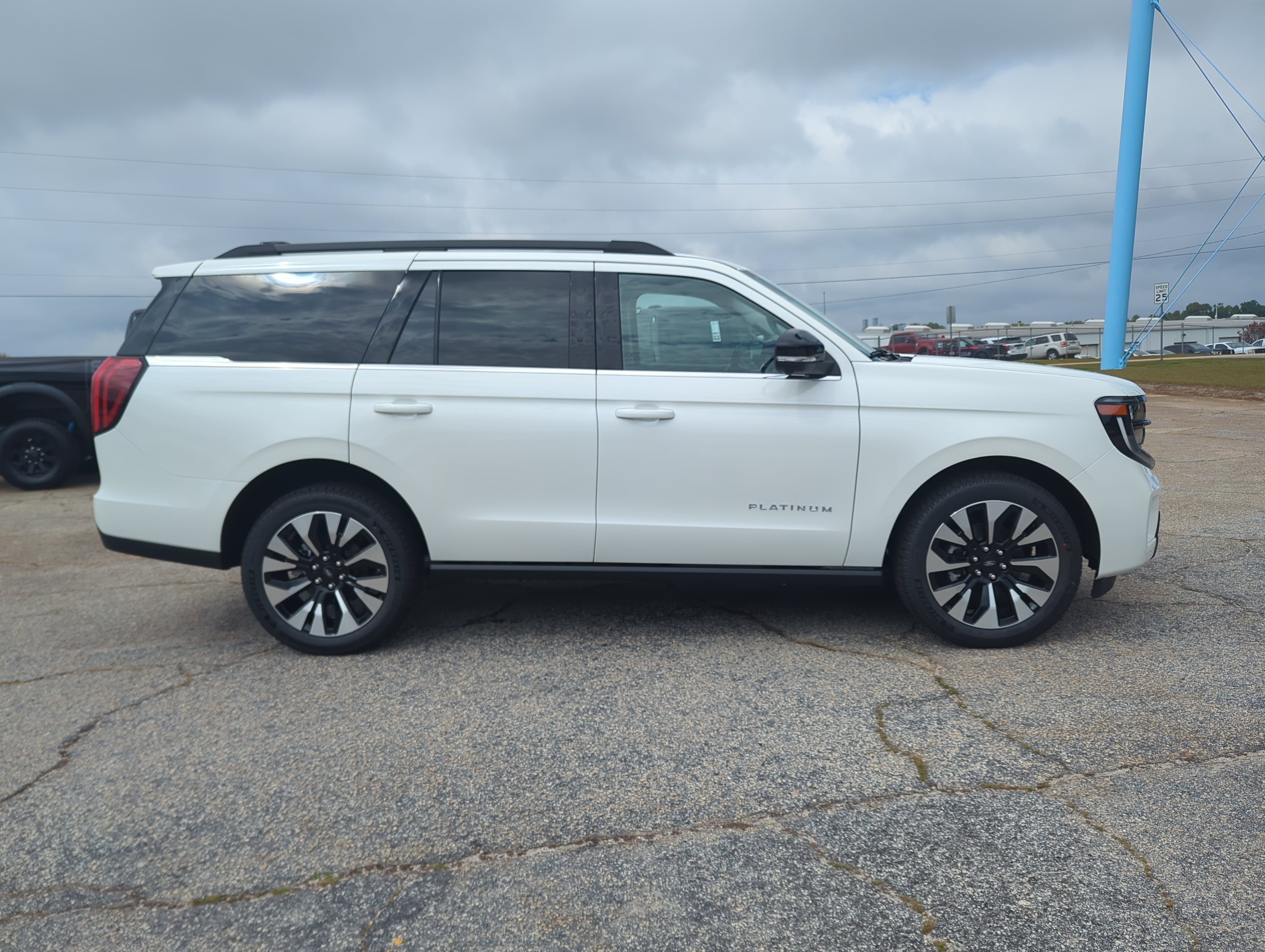 New 2027 Ford Expedition Platinum SUV