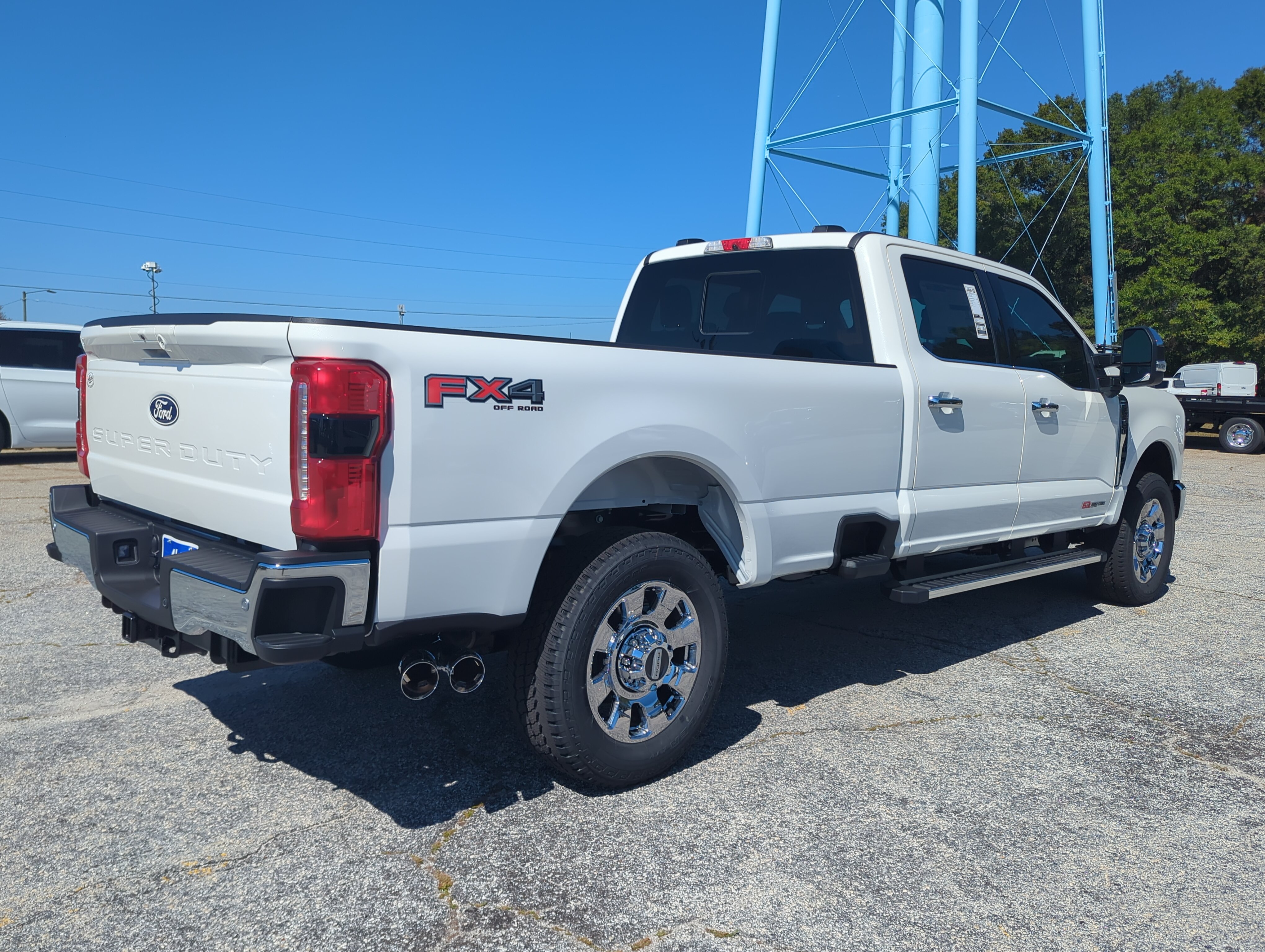 New 2027 Ford Super Duty F-350 SRW LARIAT TRUCK