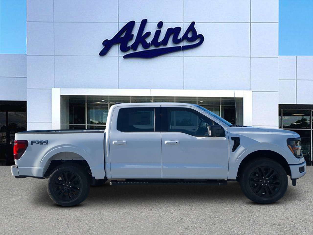 2025 Ford F-150 XLT's photo