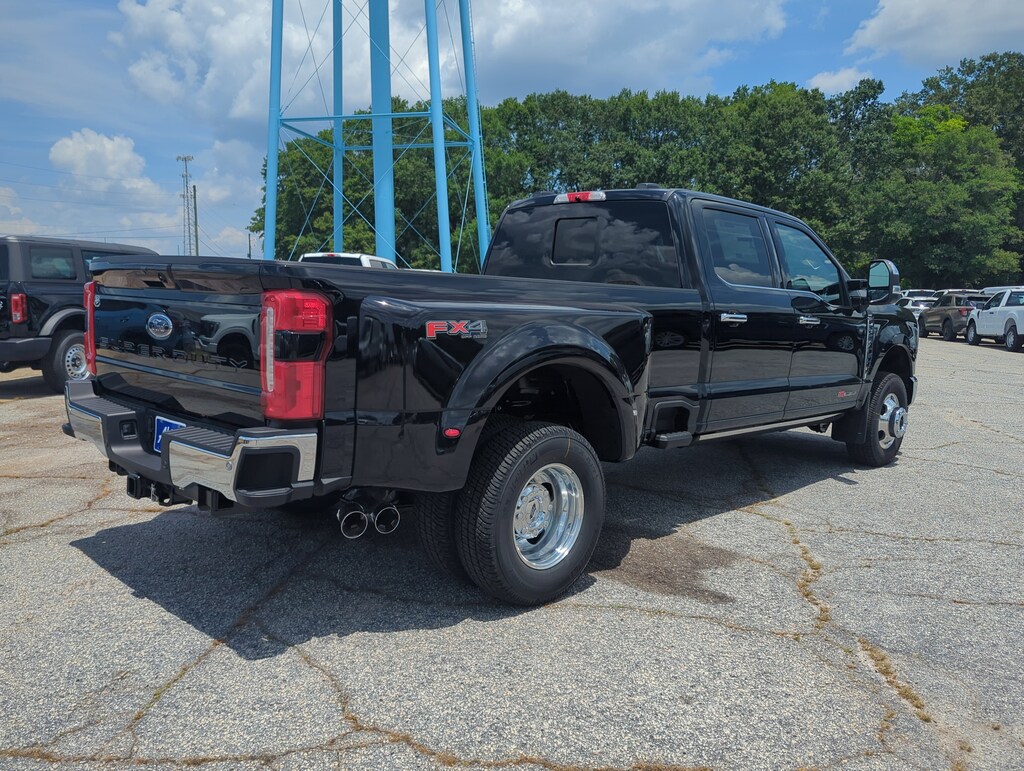 New 2026 Ford Super Duty F-350 DRW Lariat TRUCK