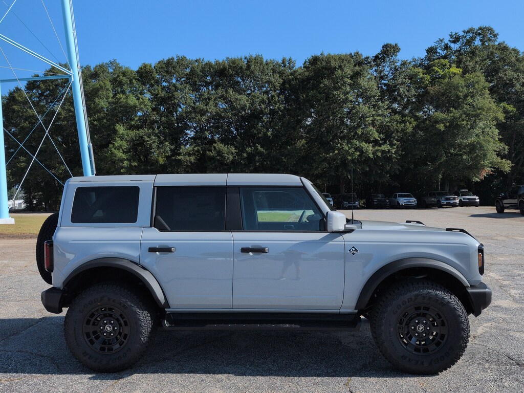New 2026 Ford Bronco Outer Banks SUV
