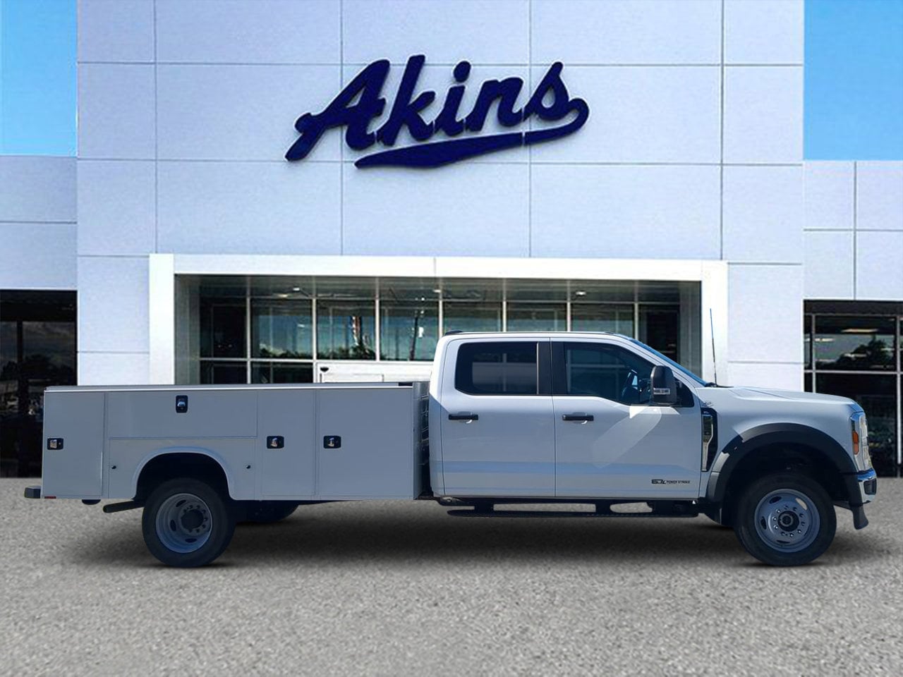 2025 Ford F-450 Super Duty Chassis Cab XL's photo