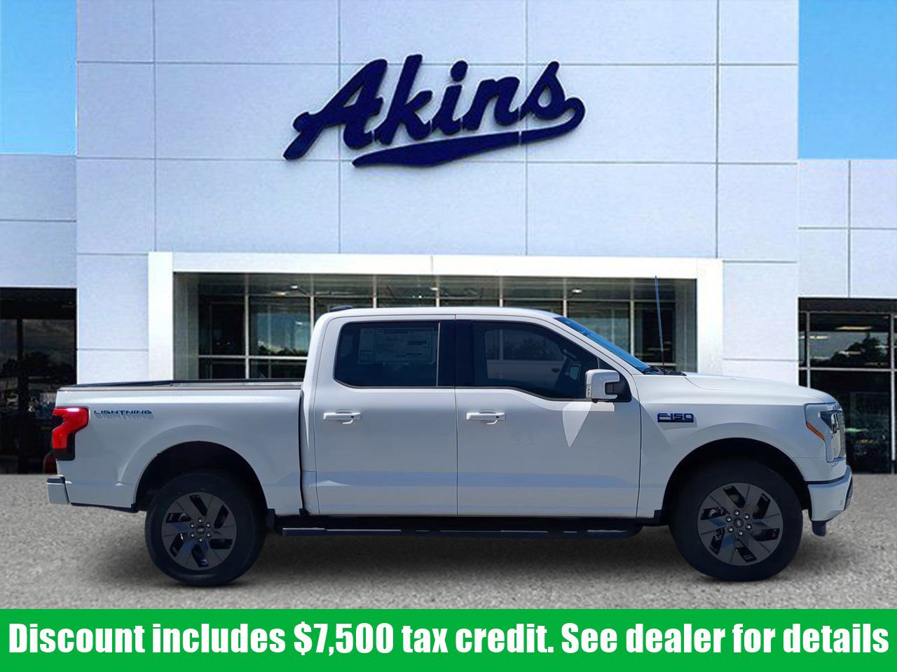 2025 Ford F-150 Lightning Lariat's photo