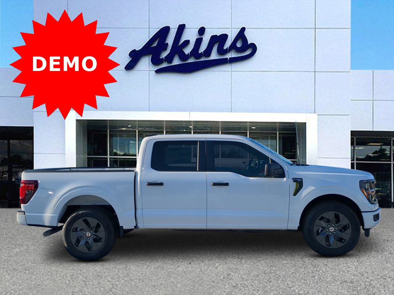 2025 Ford F-150 STX's photo