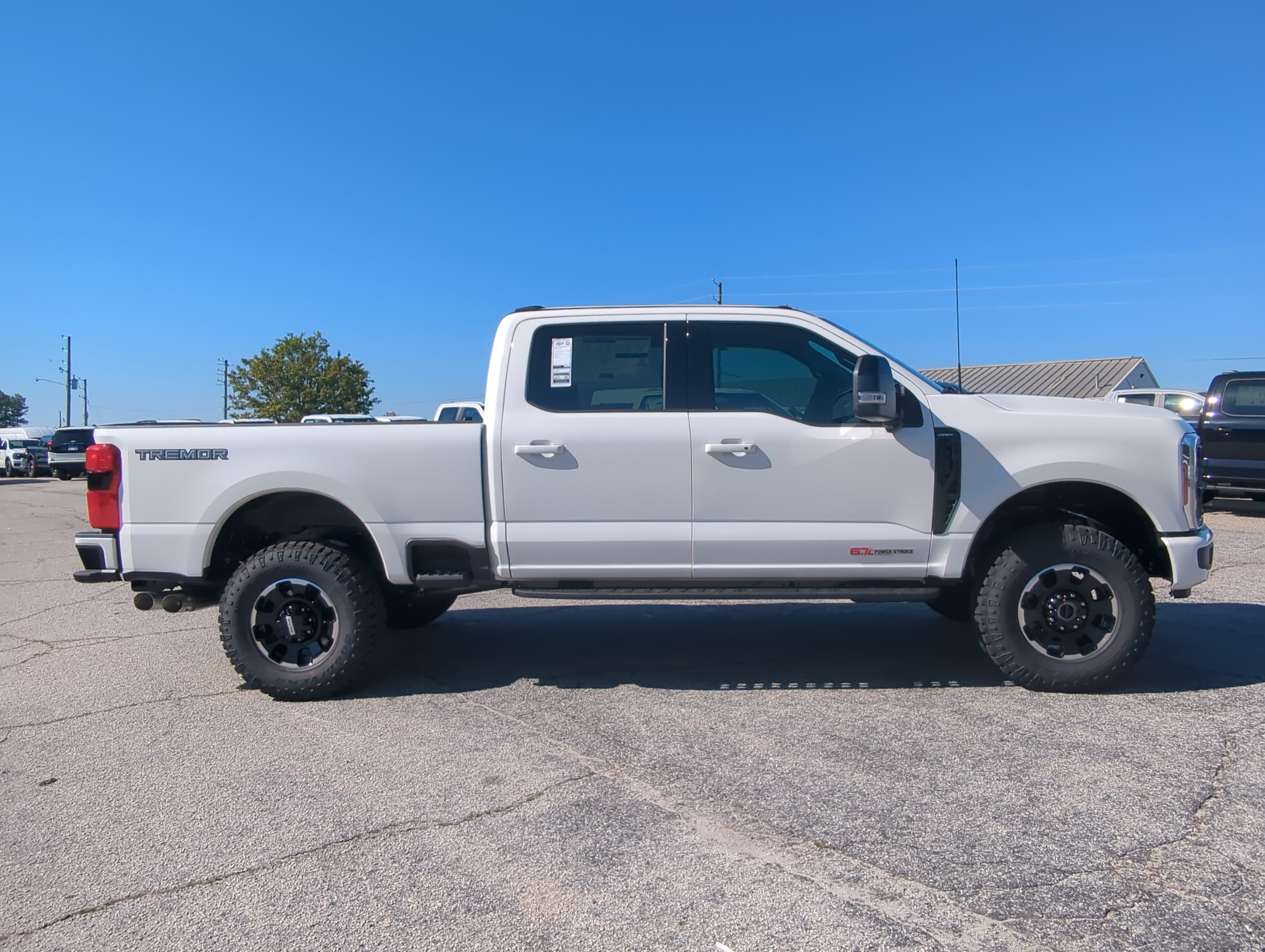 New 2027 Ford Super Duty F-250 SRW LARIAT TRUCK